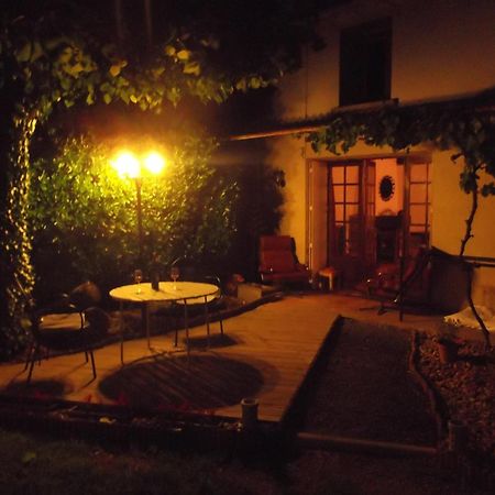 Bed and Breakfast 43 Rue Des Quarts Ménesplet Esterno foto
