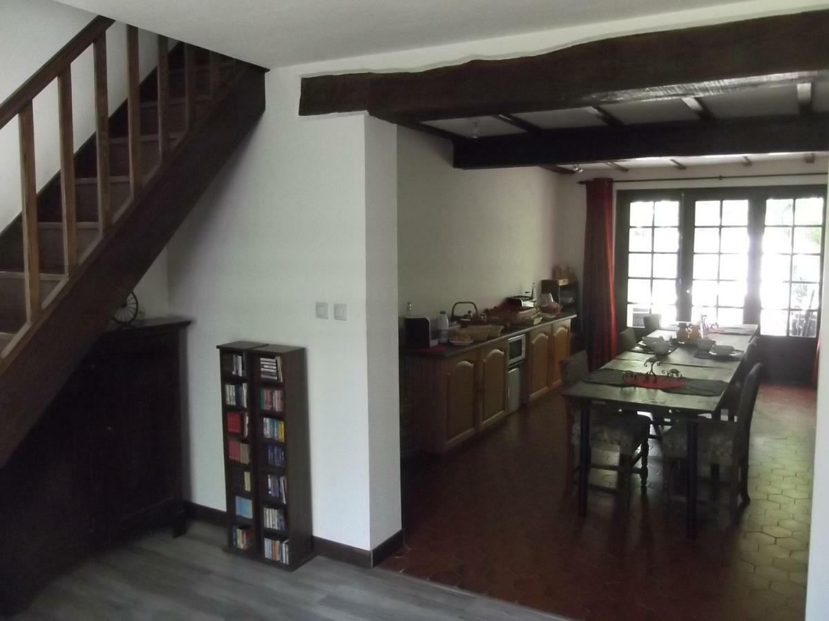 Bed and Breakfast 43 Rue Des Quarts Ménesplet Esterno foto