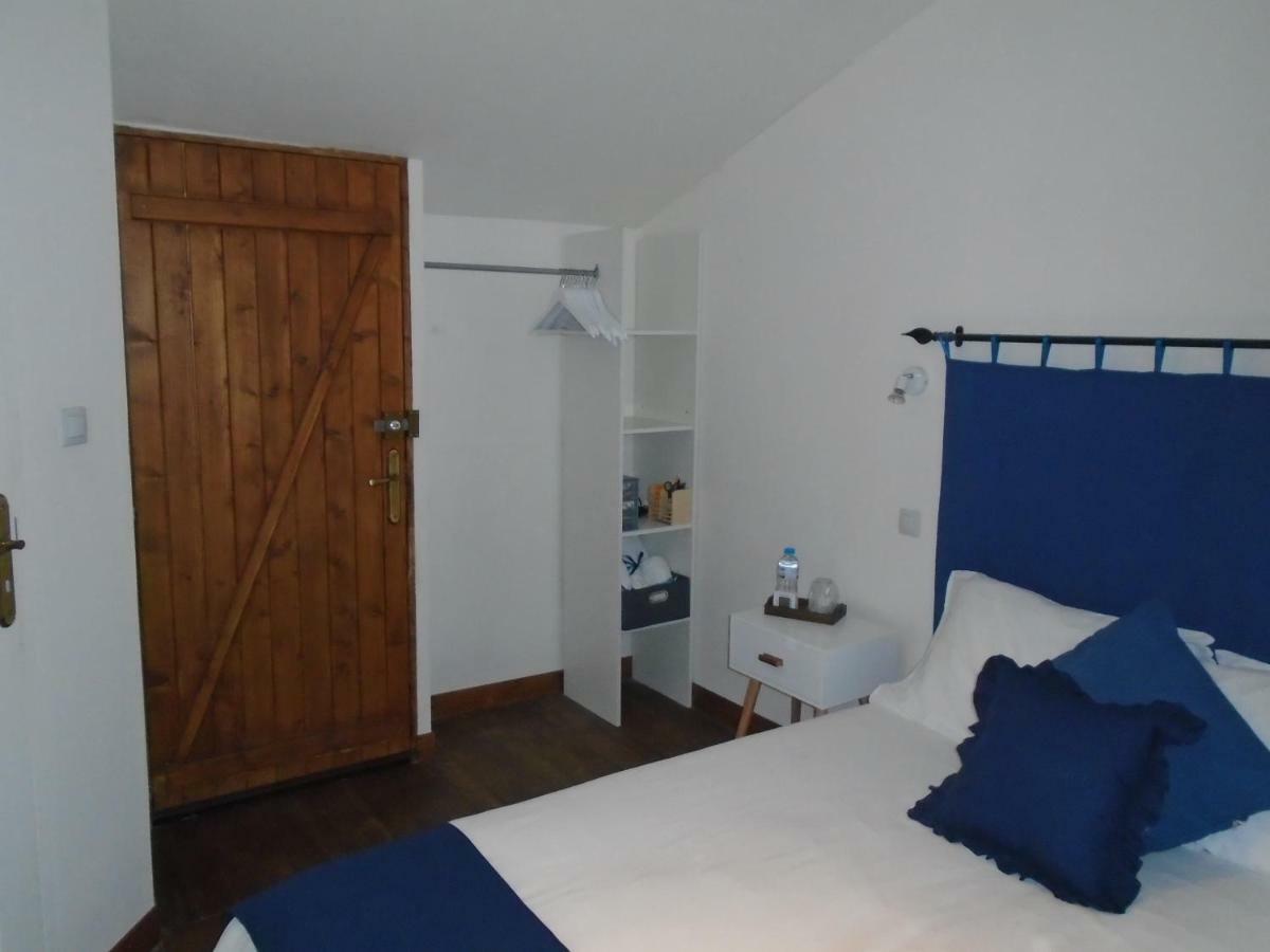 Bed and Breakfast 43 Rue Des Quarts Ménesplet Esterno foto